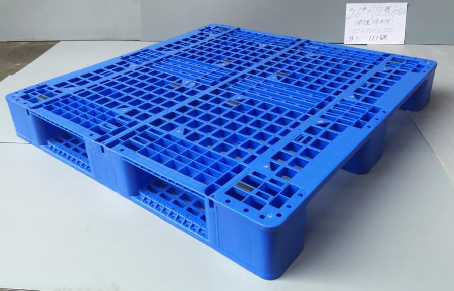 plastic pallet